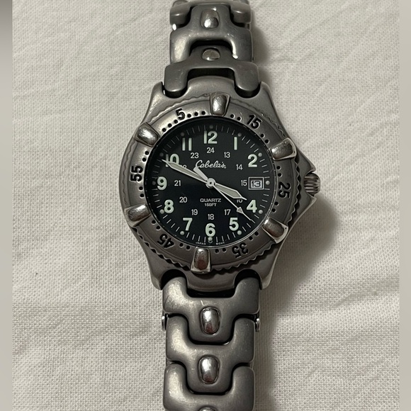 Cabela's Stainless Steel Quartz Military Watch + illumination - Picture 1 of 17